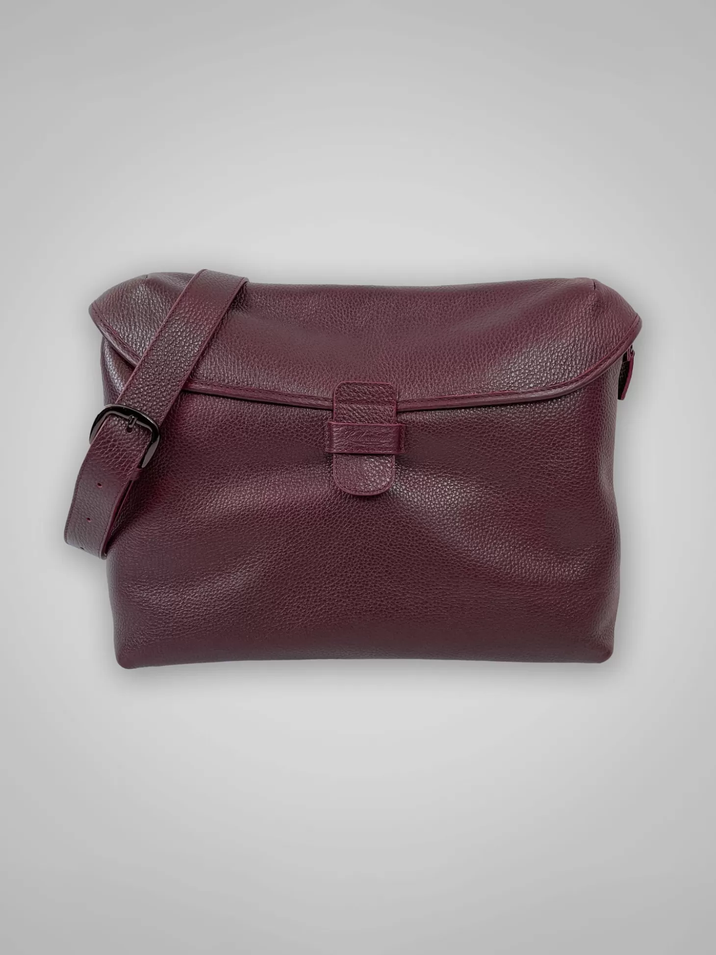 Leathersmith of London LEATHER MESSENGER BAG BURGUNDY Store