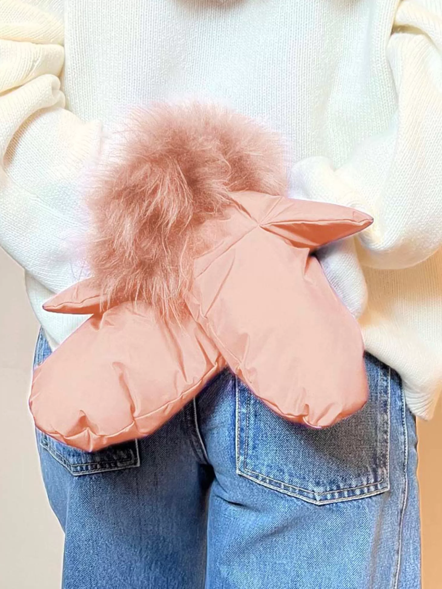 YVES SALOMON MITTENS PEACH Shop